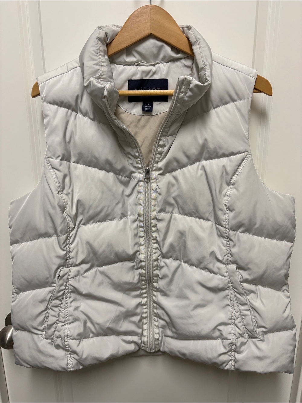 Lands’ End Light Gray/Cream Down Puffer Vest 1X (16W-18W)
